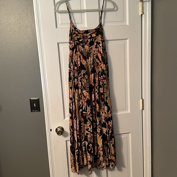 Ripcurl Maxi Dress - Picture 2 of 4